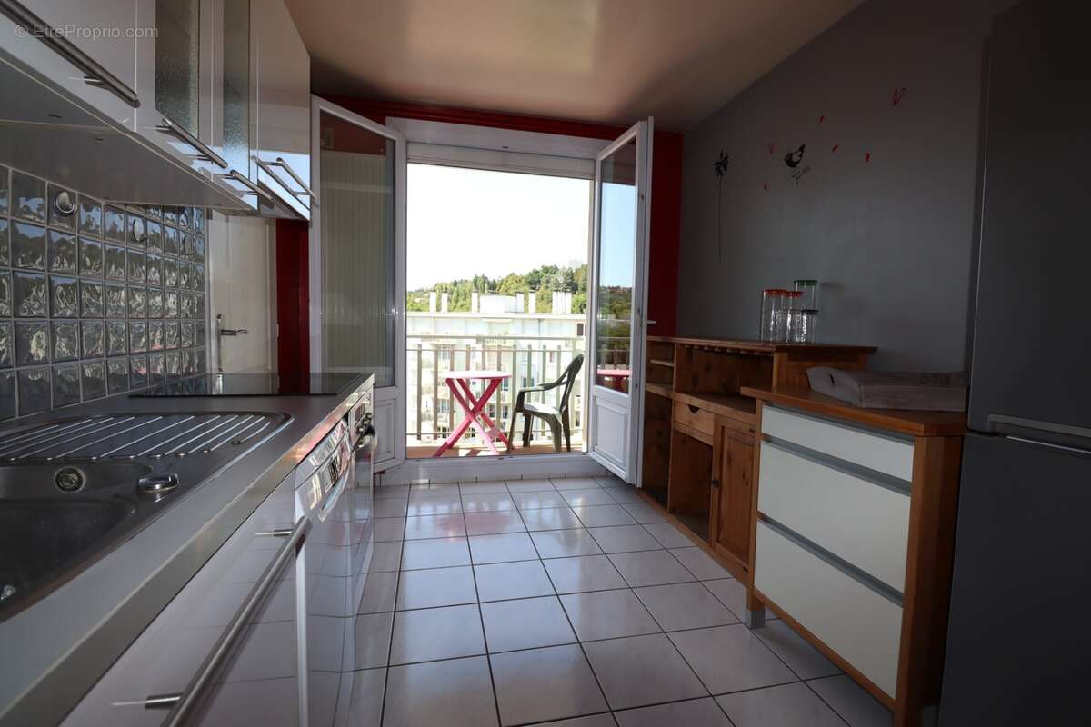 Quartier Bellevue appartement T3 traversant de 64 m², 2 balcons, parking et cave - photo 2