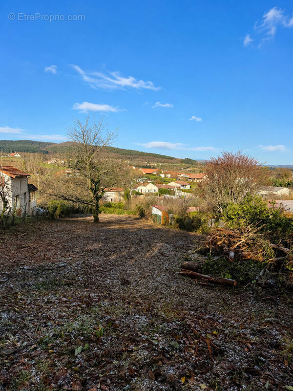 Terrain à COMBRONDE