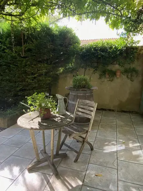 Dans un Domaine fortifiée médiéval, maison en pierres avec 249m2 habitables avec jardin privatif et paysagé - photo 35