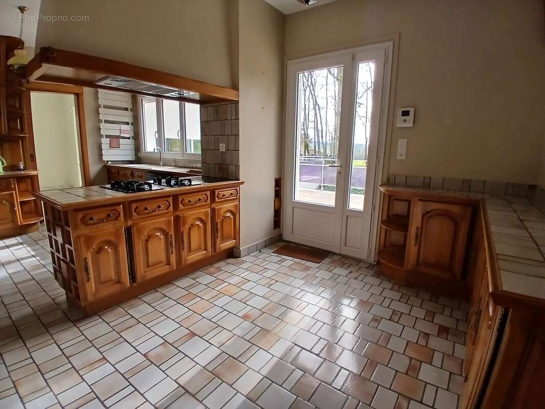 Maison à BARBEZIEUX-SAINT-HILAIRE