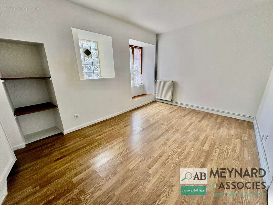 Appartement à LA CELLE-SUR-MORIN