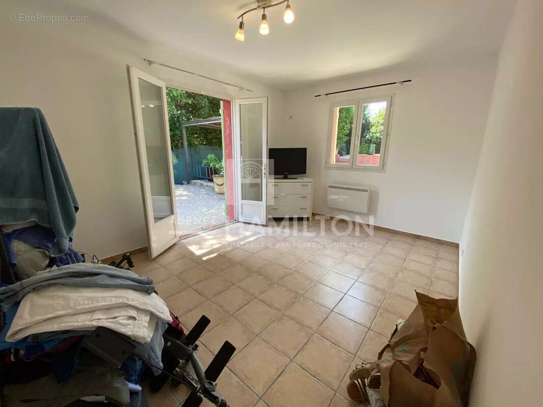 Maison à VALBONNE