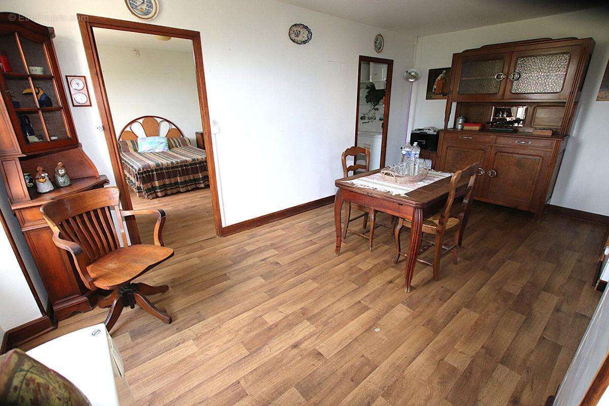 Ensemble immobilier de 193m2 + garage 100m2 - 5 logements - photo 7