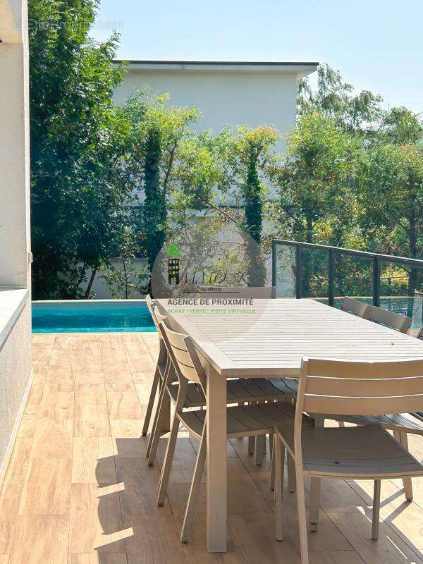 Maison 211 m² à Rochetaillee-Sur-Saone  - photo 14