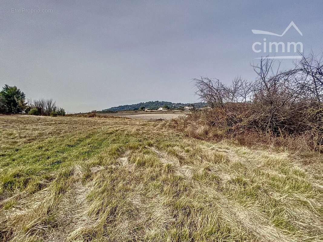 Terrain à MORMOIRON