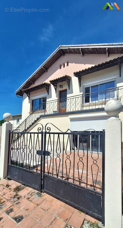 Maison à SEISSAN