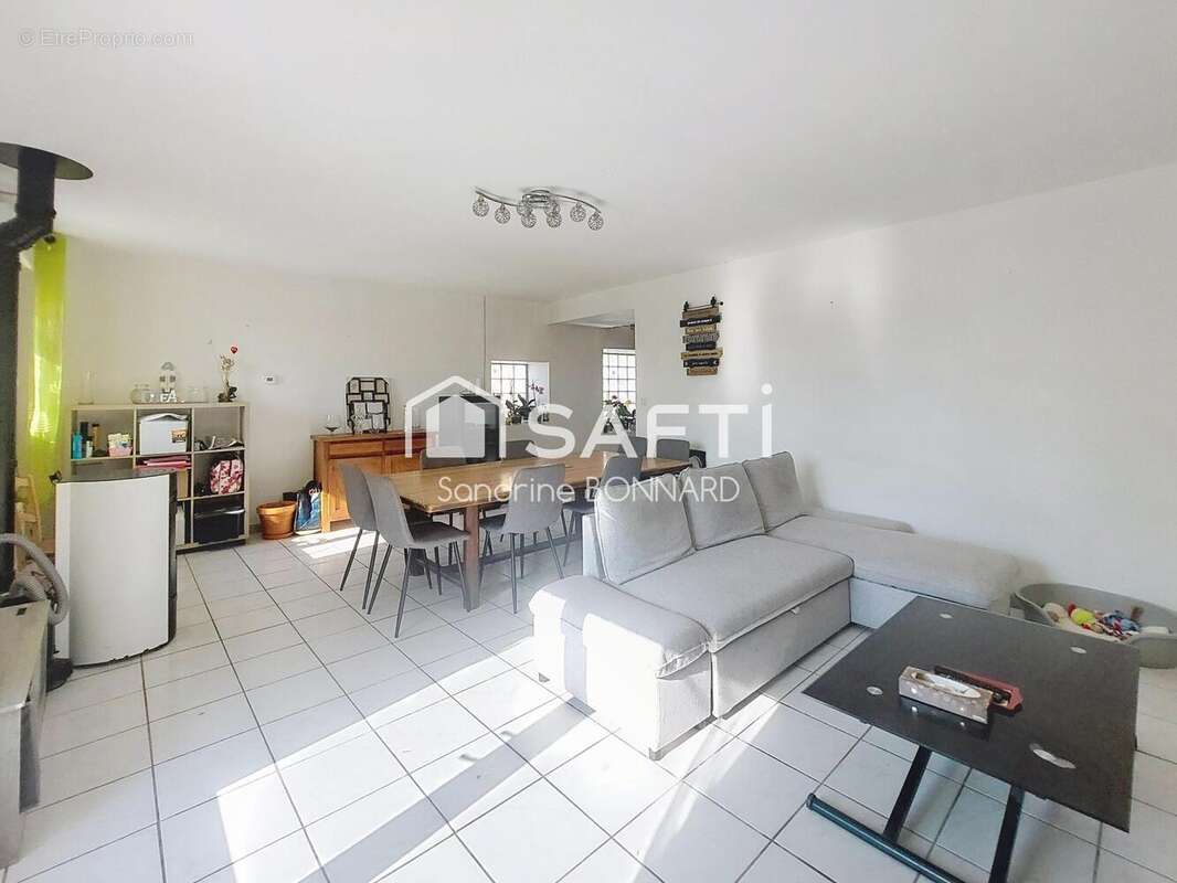 Maison 86 m² à Barzan  - photo 3