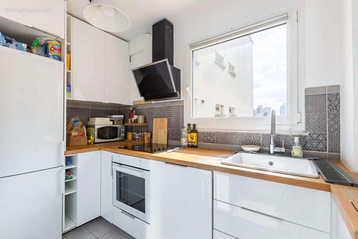 Appartement à COURBEVOIE