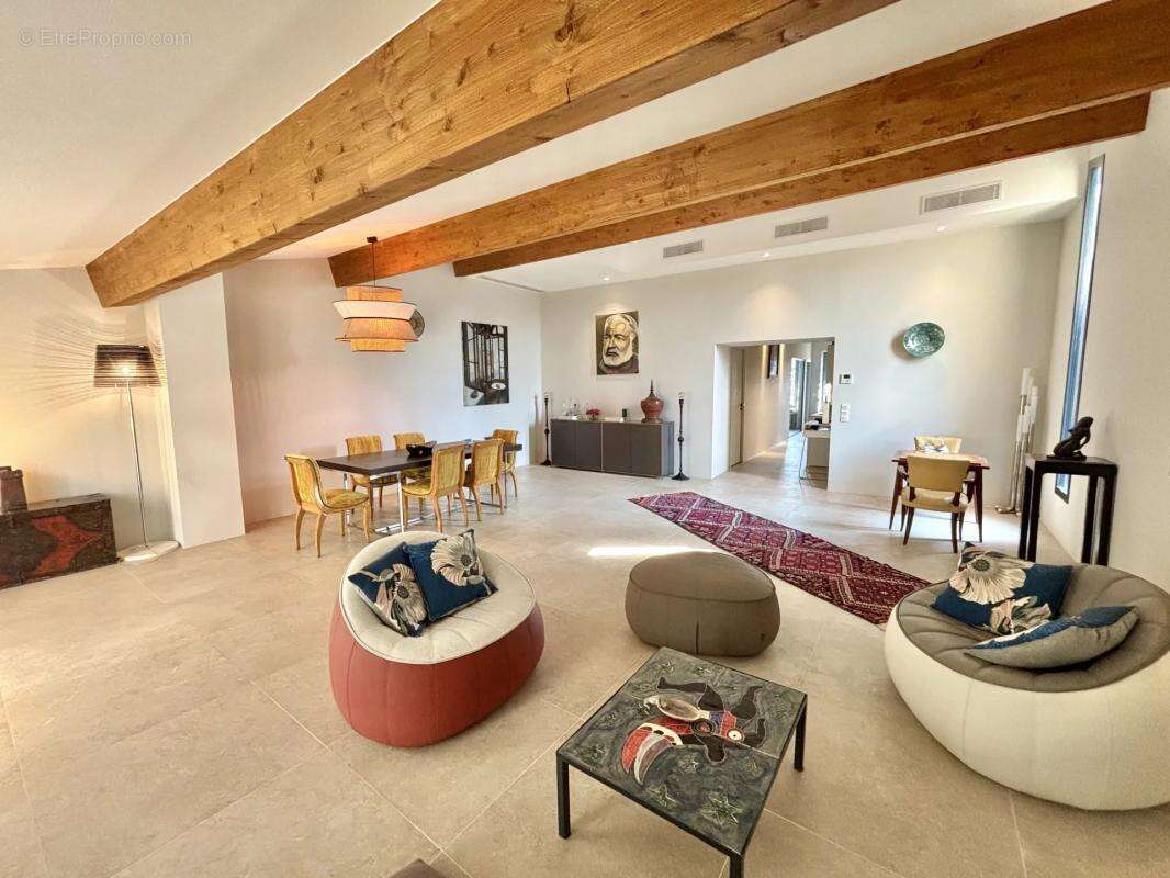 Appartement à VALBONNE