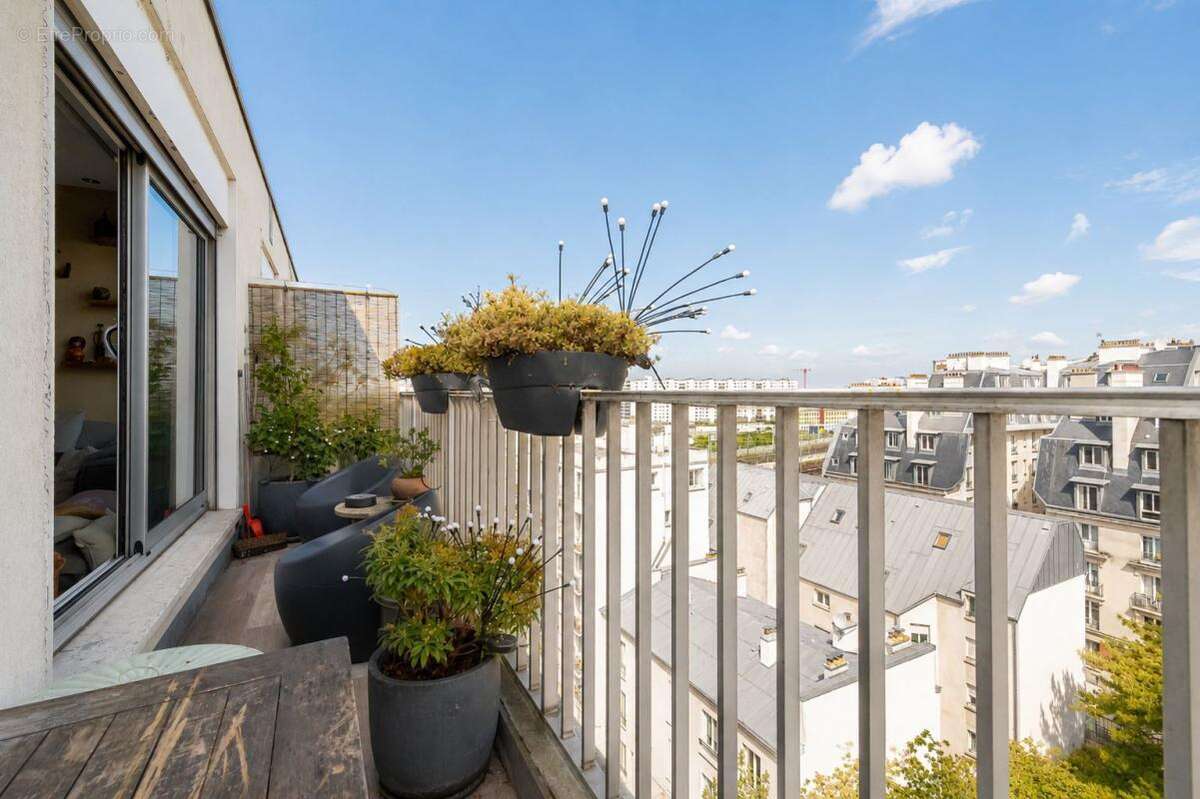 Appartement à PARIS-18E