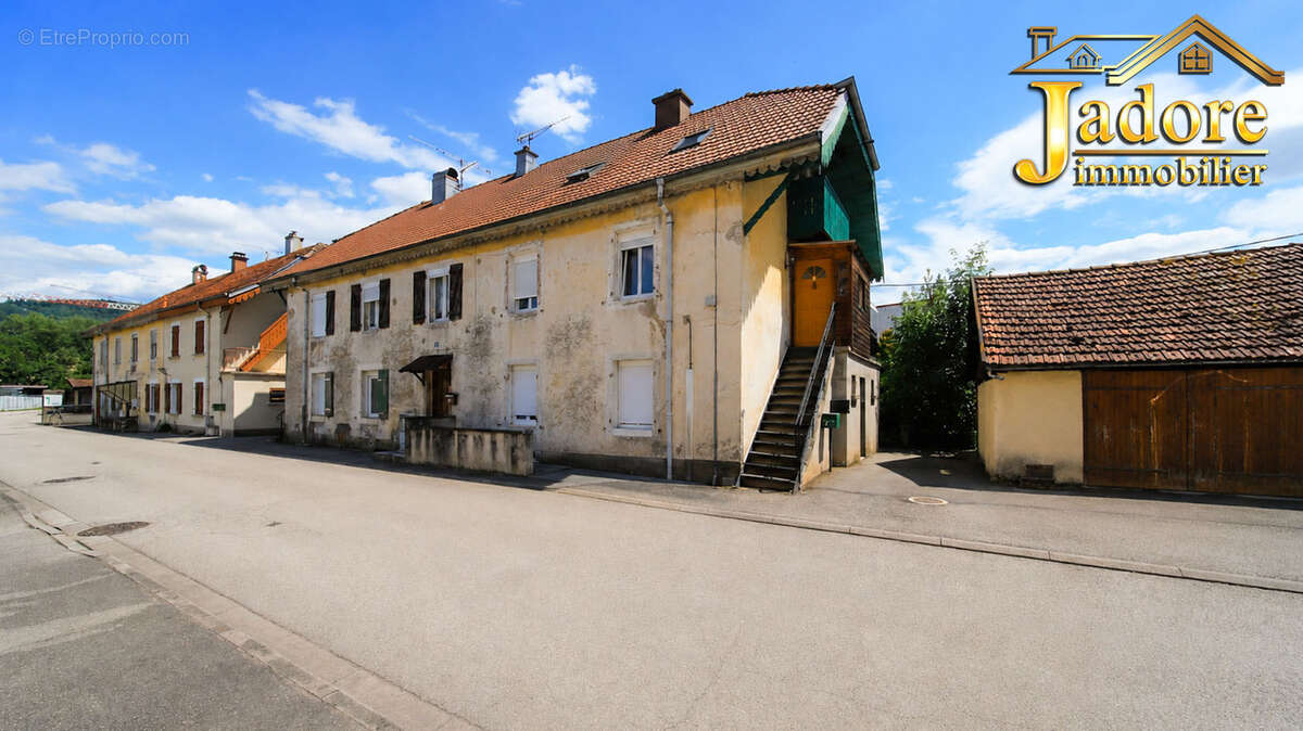 Appartement f3 1er etage - photo 2