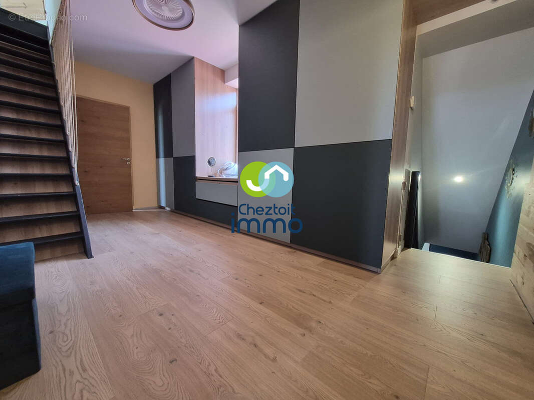 Maison de ville entièrement rénovée - photo 7