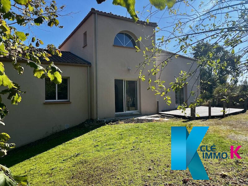 Maison à LE GIROUARD