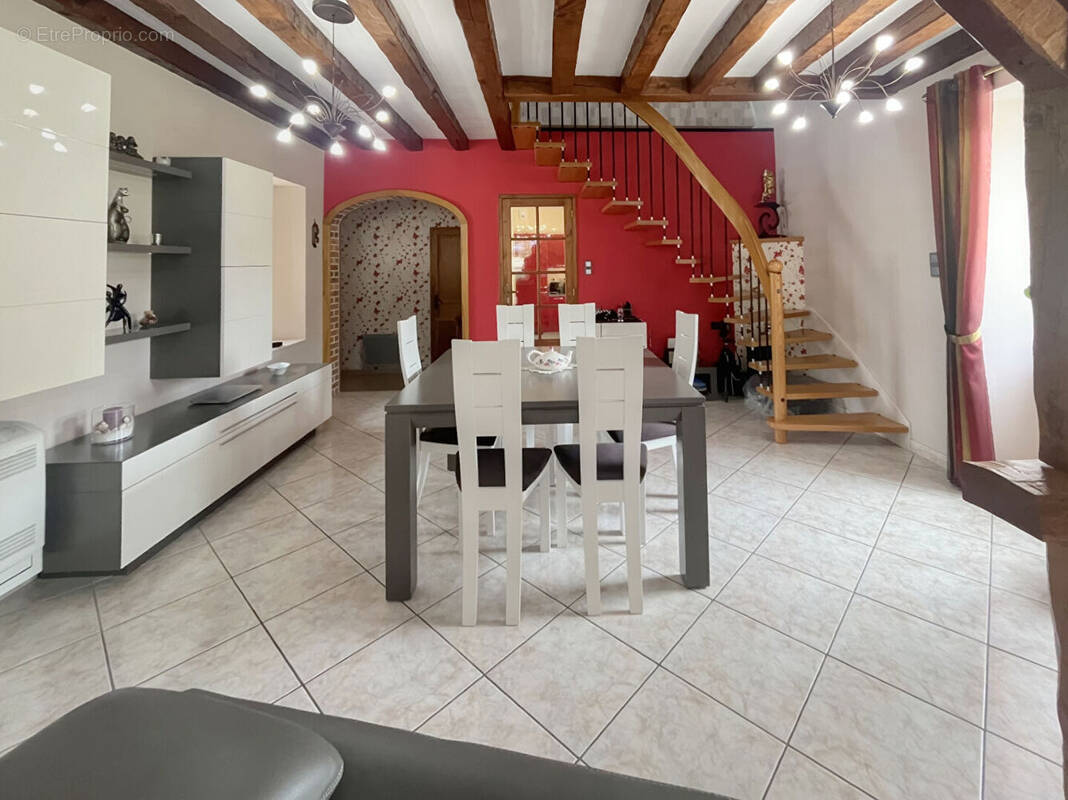 Maison à SAINT-BARTHELEMY-D'ANJOU