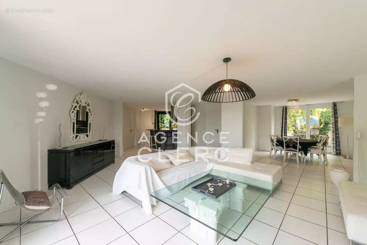 Appartement à VEYRIER-DU-LAC