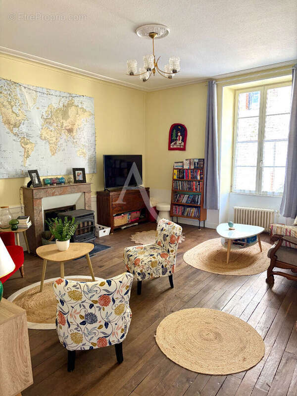 Ensemble immobilier à Fontenay Le Comte - photo 4