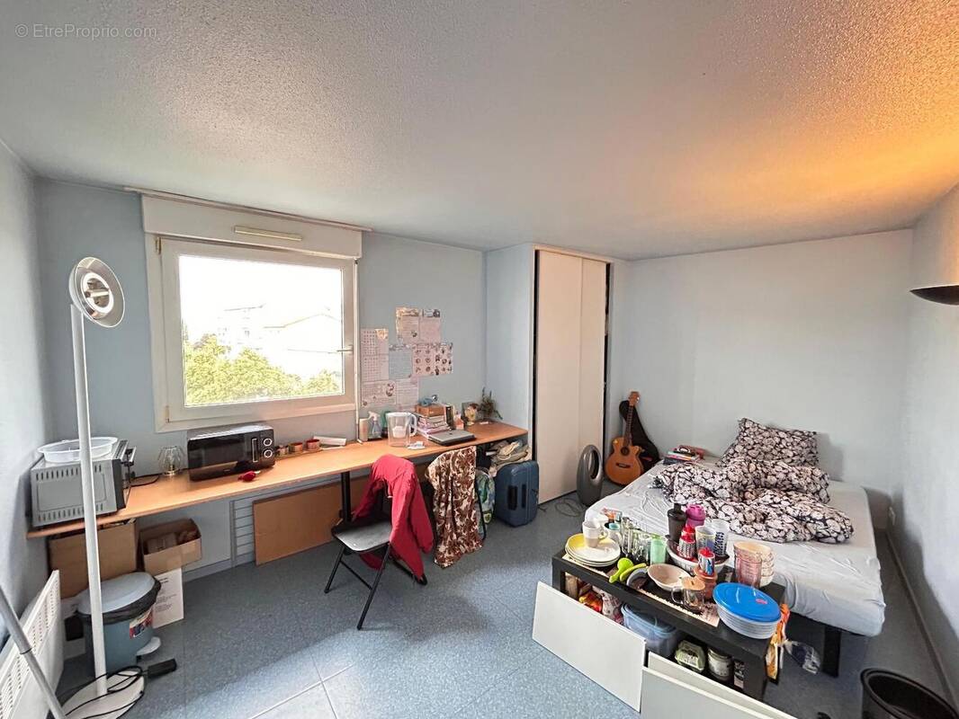  - Appartement à VILLEURBANNE
