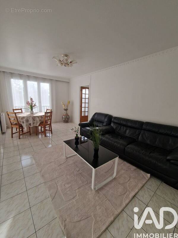 Photo 1 - Appartement à LES ULIS