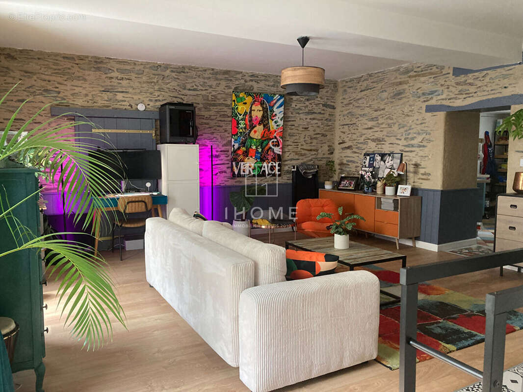Maison à LA POUEZE