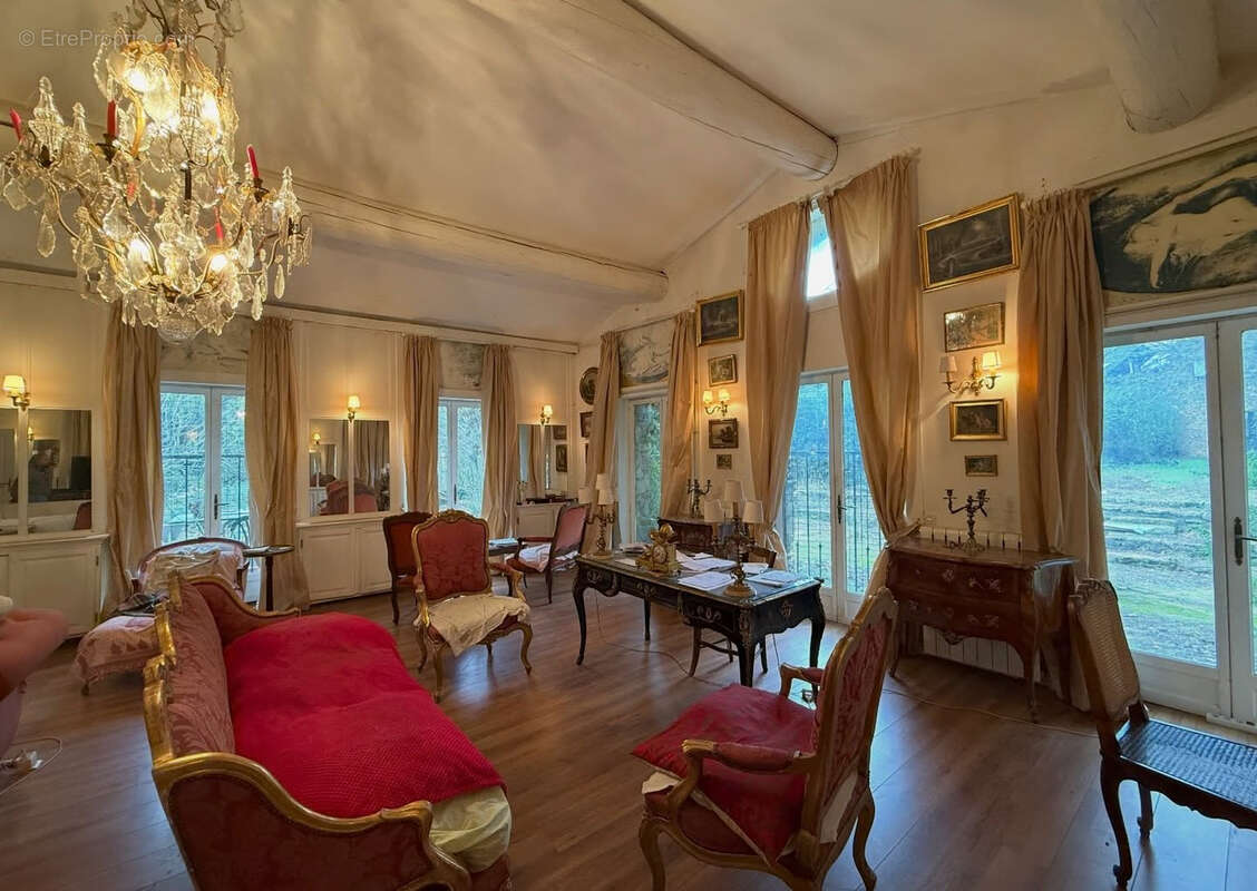 Maison à CAVEIRAC
