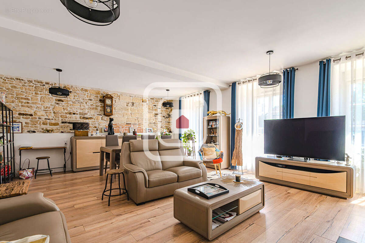 Exclusivite maison bourgeoise de caractere centre hermonville avec dependances et chartil - photo 4