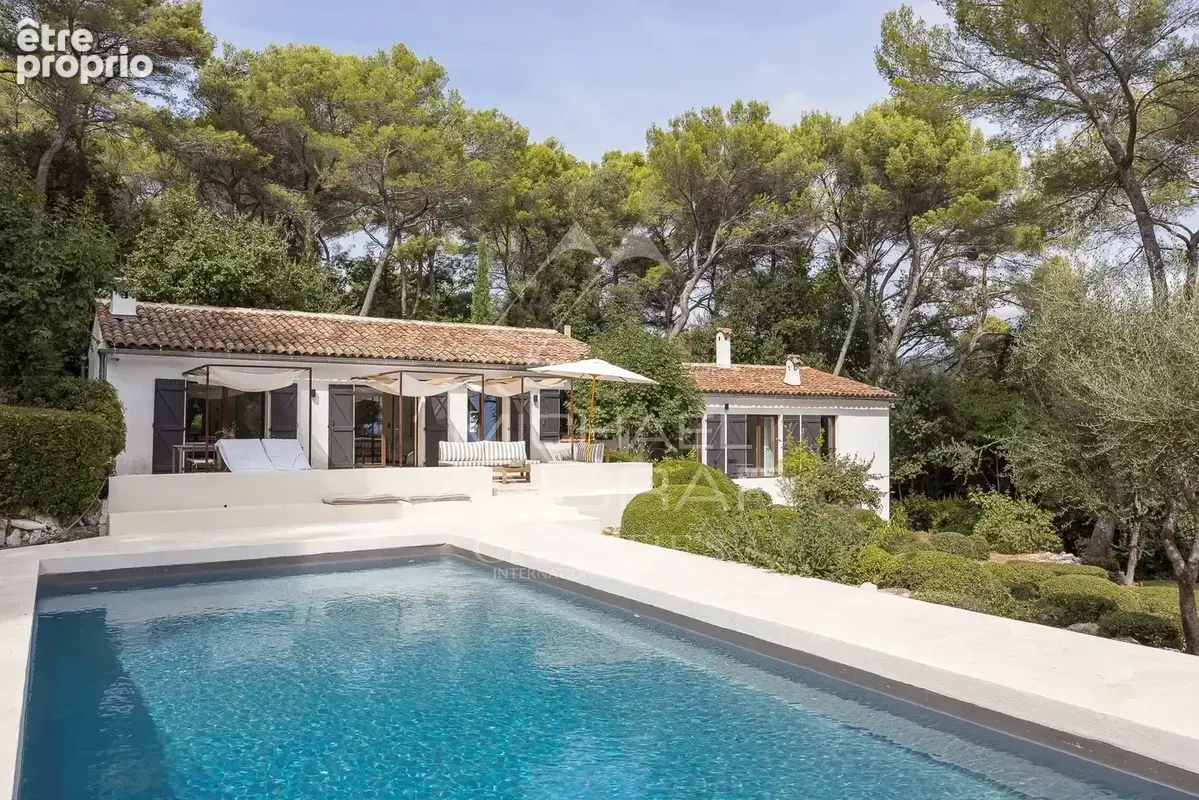 Proche Saint-Paul-de-Vence : Propriété rénovée au sein d'un parc paysager de 6000m2 - photo 5