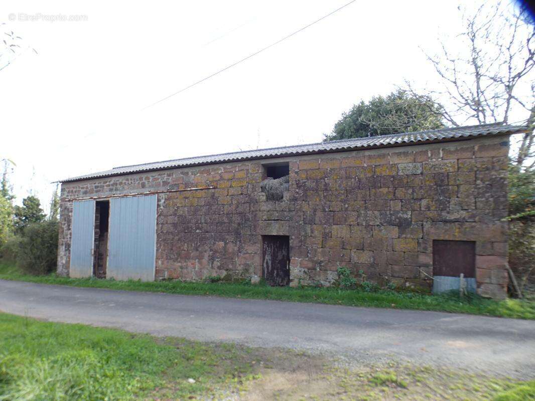 Villac maison en pierre avec 5 800 m² de terrain et  deux grand batiment (210 m² et 95 m²) - photo 14