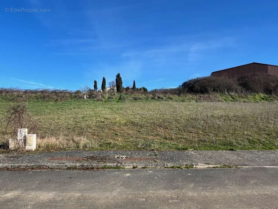Terrain à SALVAGNAC