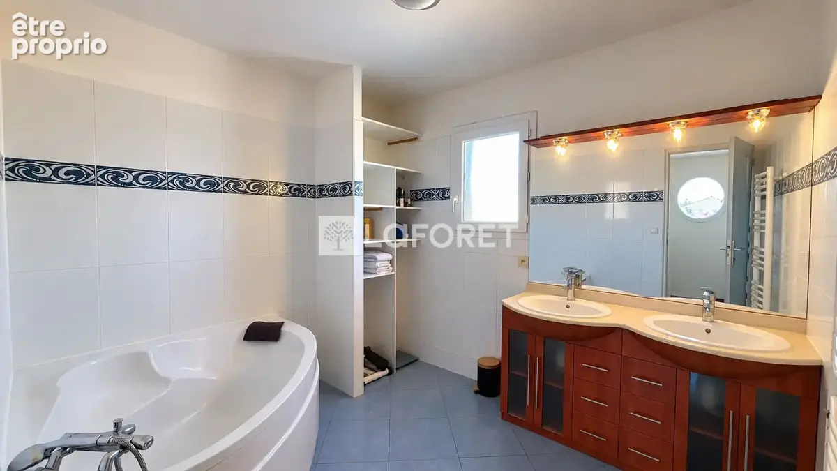 Maison 4 faces 5 pièces + studio indépendant sur Elne 142 m2 - photo 8