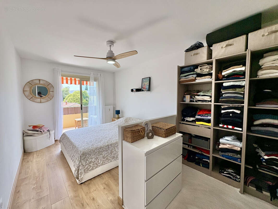 Appartement à SIX-FOURS-LES-PLAGES