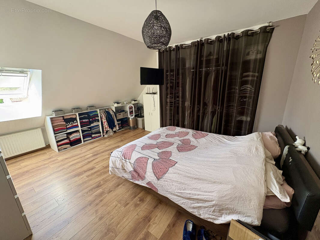 Maison à Saint-Sauveur-sur-École, 168m2, 5 chambres, terrain de 1260m2 constructible, sous-sol total - photo 14