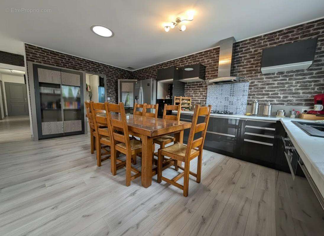 Maison à AUSSAC-VADALLE