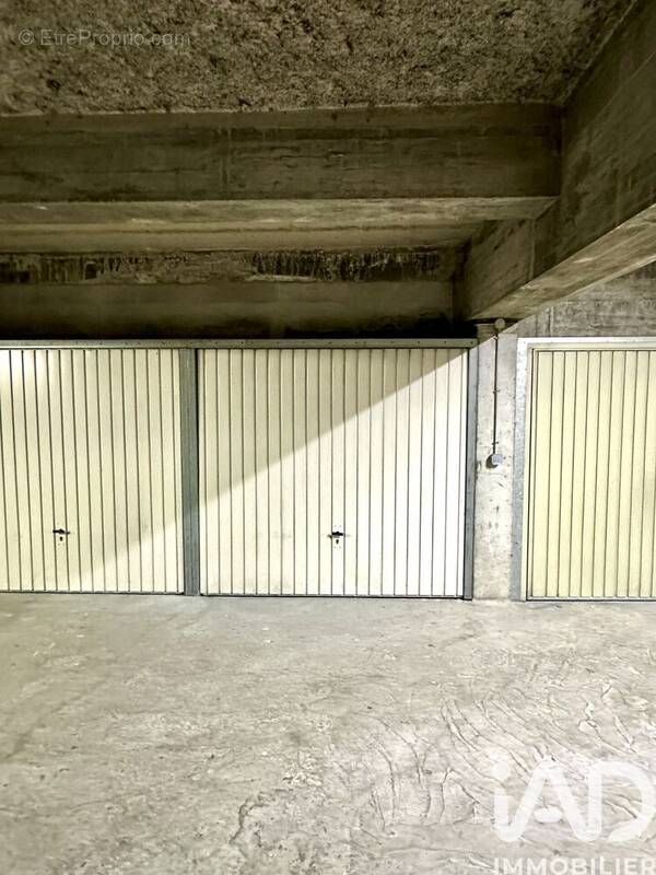 Photo 1 - Parking à EPINAY-SUR-ORGE