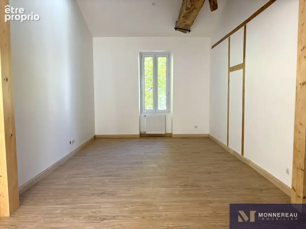 Duplex rénové 68 m2 centre ville barbezieux - photo 5