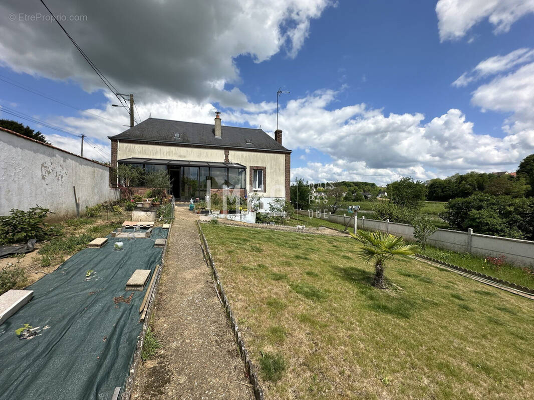 Maison à SAINT-CALAIS