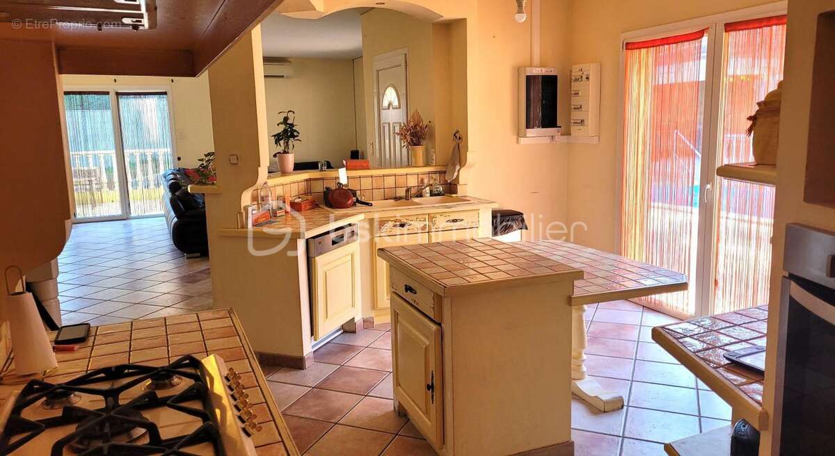 Narbonne - secteur roche grise - villa de 183 m² - 4 faces - piscine - appartement de 70 m² - parcelle 2200 m² - photo 6