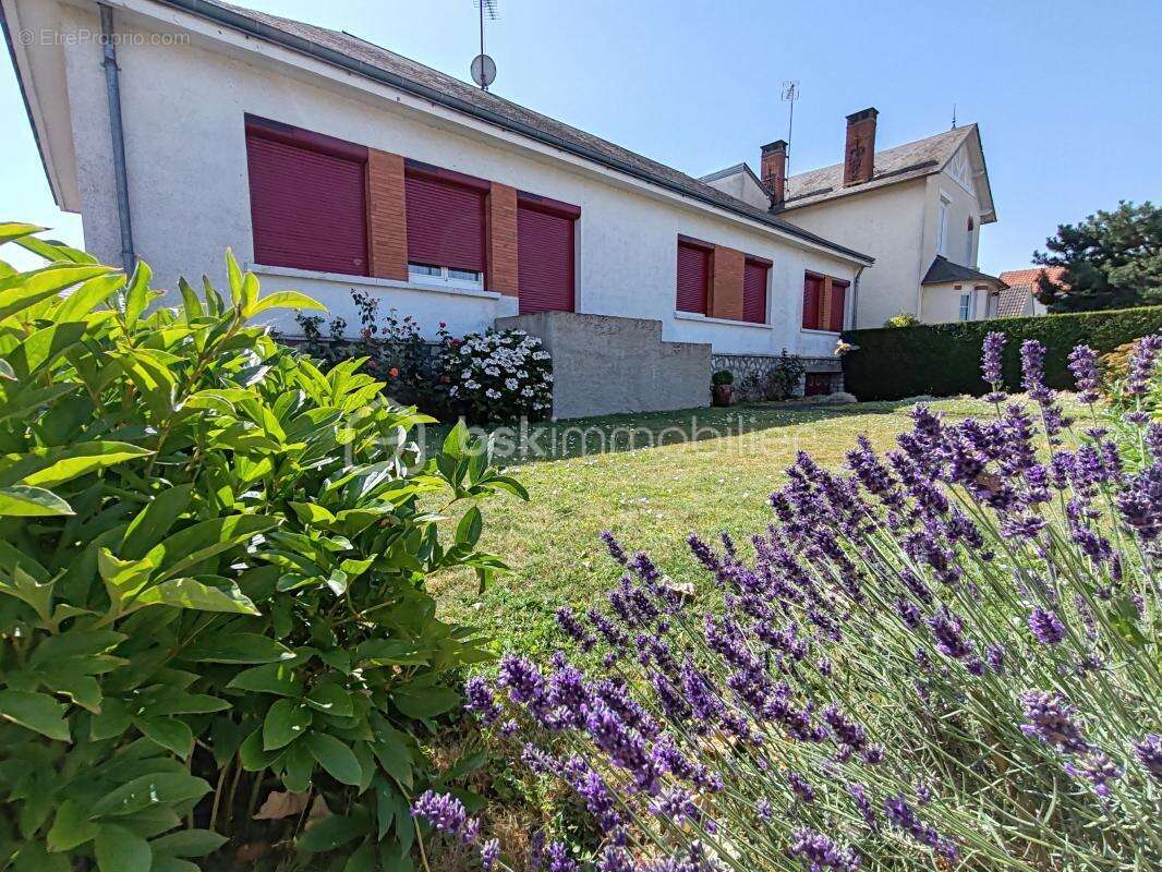 Maison à TOURY