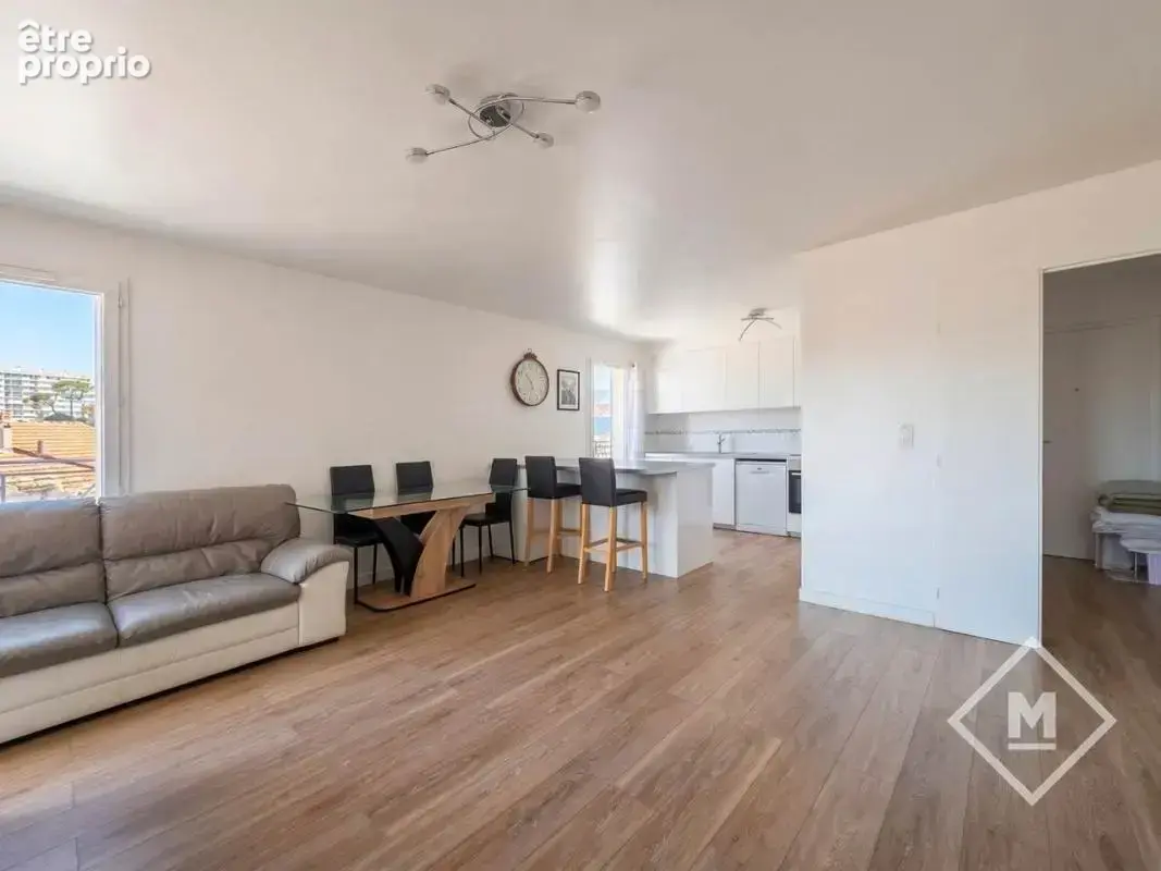 Vente appartement type 5 lumineux calme pas de vis à vis place de parking Marseille 13009 Aiguier - photo 5