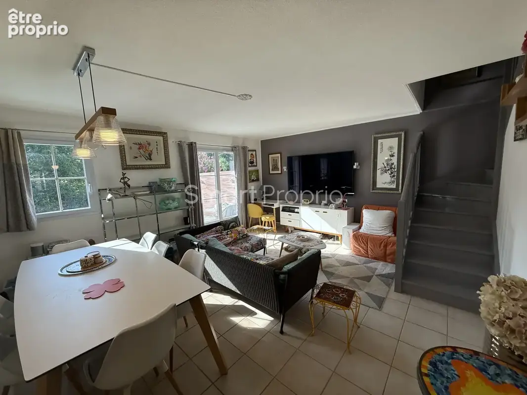 Belle villa avec piscine secteur très calme et sécurisé avec vue sur le Verdon. - photo 5