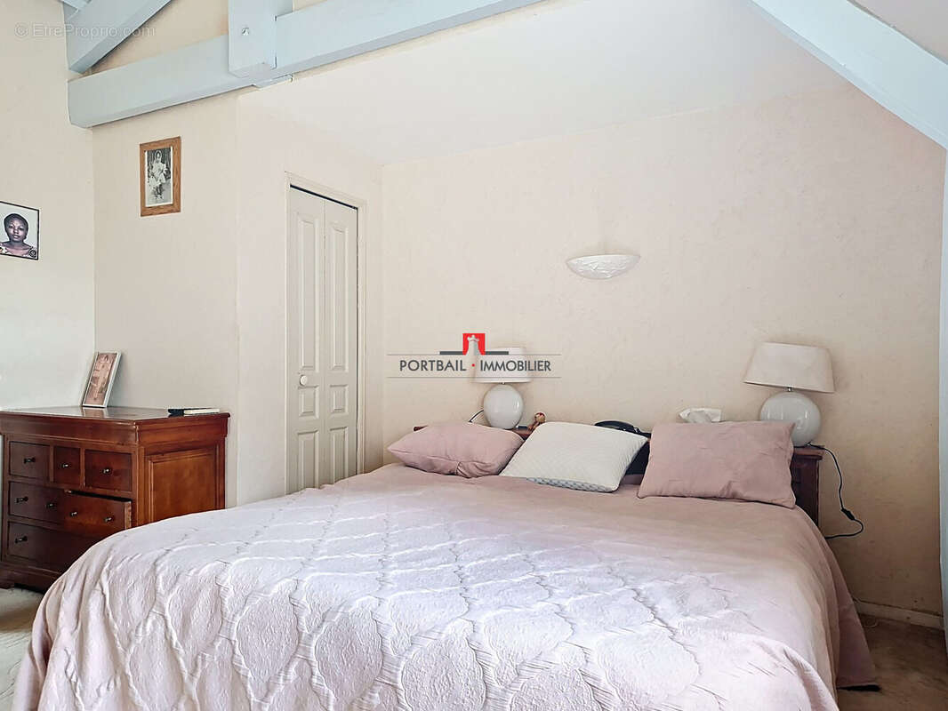 Maison à SAINT-ROMAIN-LA-VIRVEE