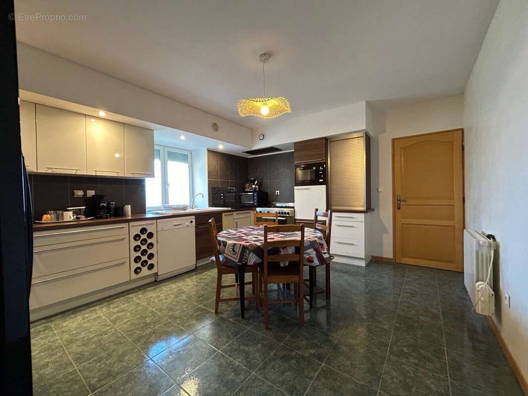 Maison 223 m² à Marnay  - photo 3