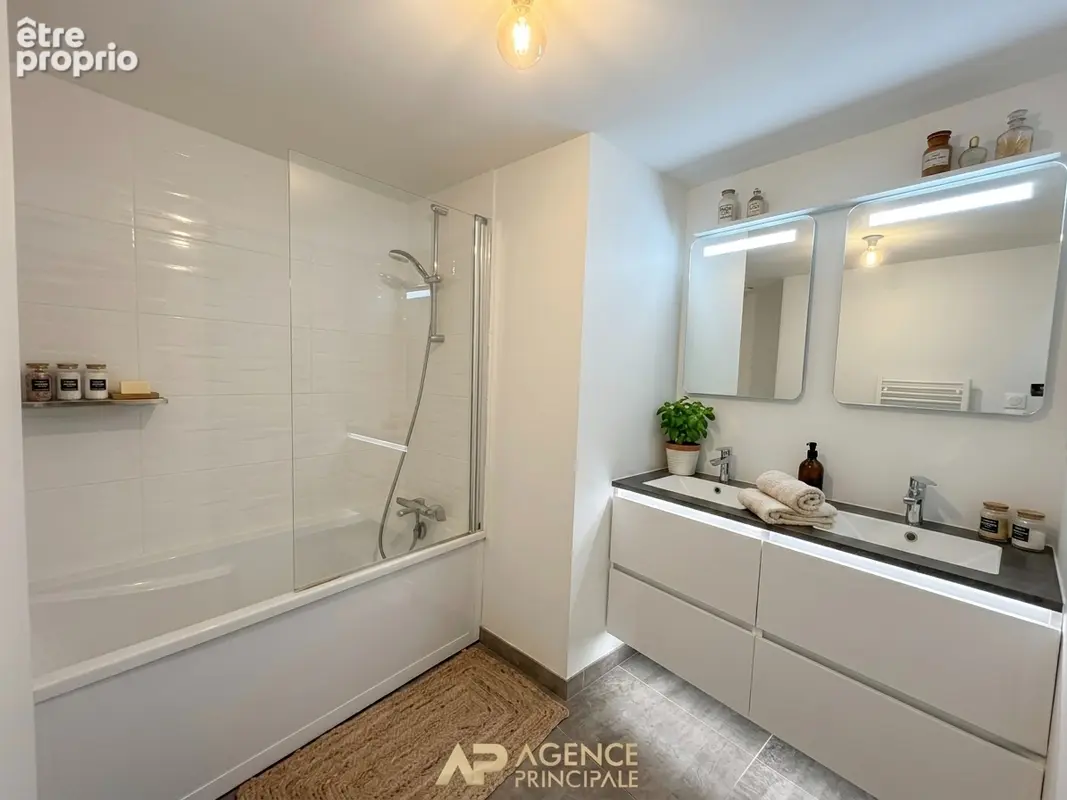 Appartement Type 4 / Terrasse / Parking / Cave - proche mer - La Rochelle - photo 13