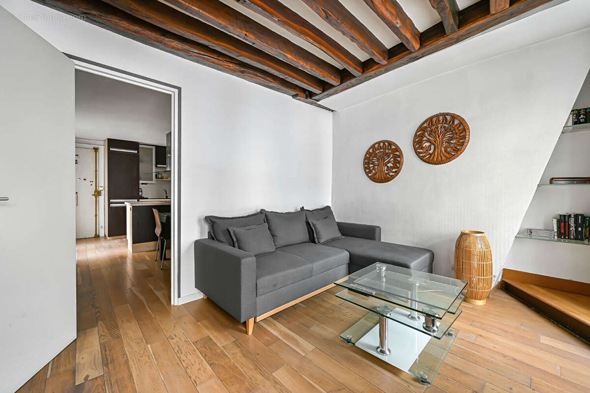 Appartement à PARIS-3E