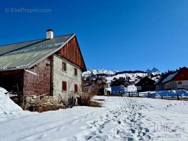 Maison à ALBIEZ-MONTROND