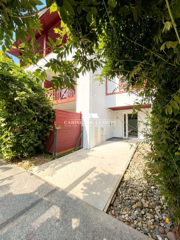 Appartement à USTARITZ