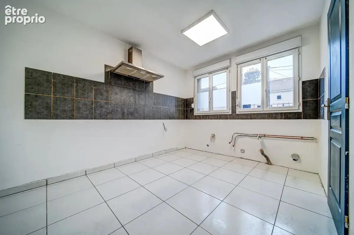 Maison type F7 avec jardin et dépendance. - photo 5