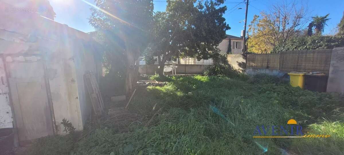 Terrain à MARSEILLE-9E