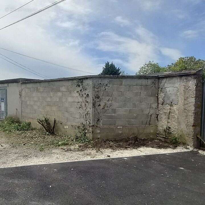 Terrain à PUSSAY