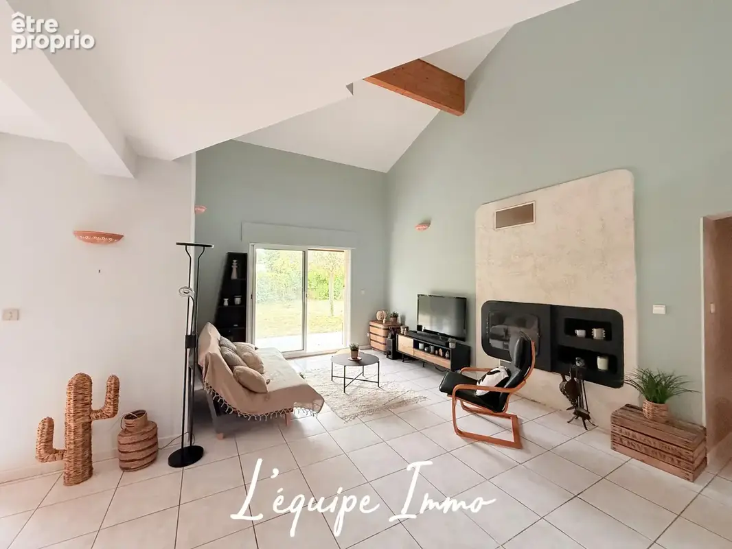 Au bord du lac de Plaisance- Maison T6 - 170 m2 - Grand garage- Piscine- Atelier- - photo 5
