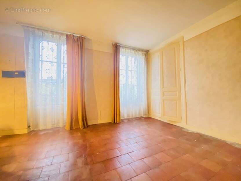 Commerce à LE THEIL